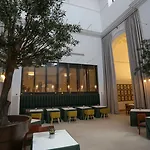 Hotel De 4*
