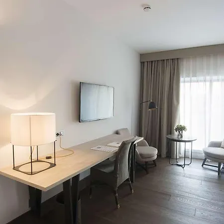 De 4*