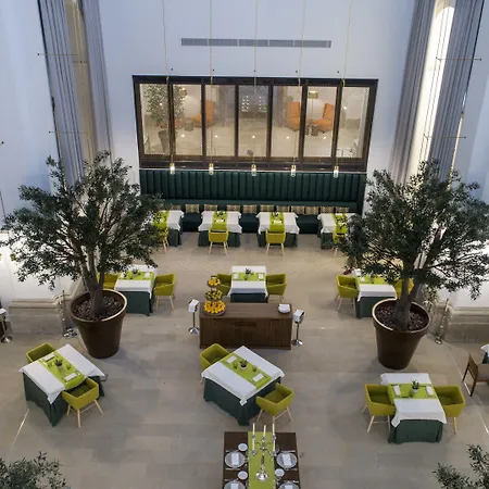 Hotel De 4*