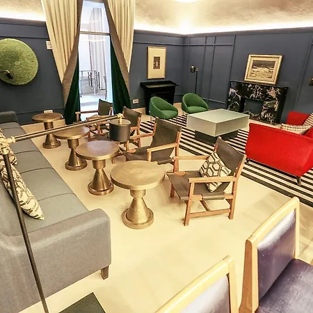 Hotell De 4*