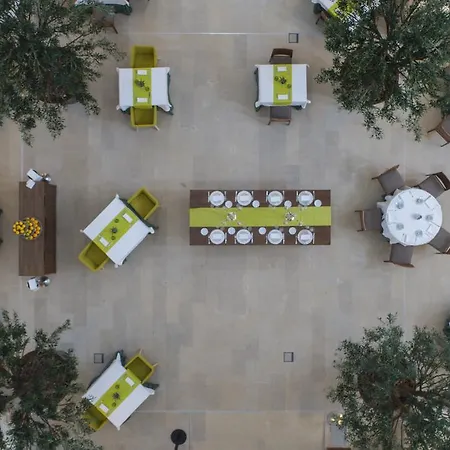 Hotell De 4*